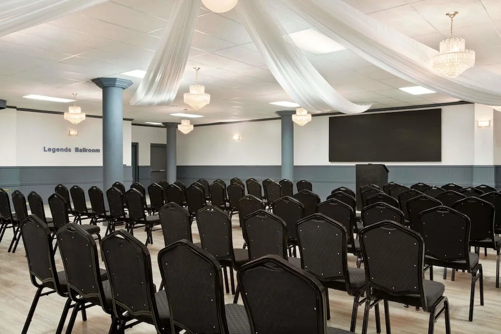 Travelodge by Wyndham Whitecourt