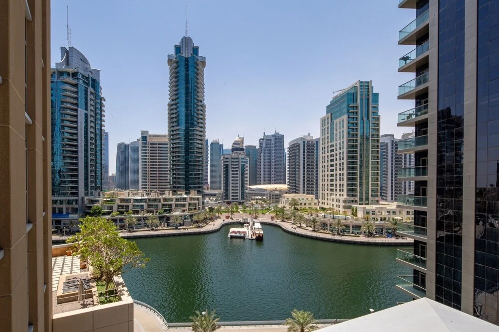 Chic and Stunning 2BR With Dubai Marina Views!