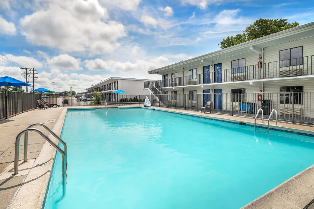 Travelodge by Wyndham Norfolk Airport