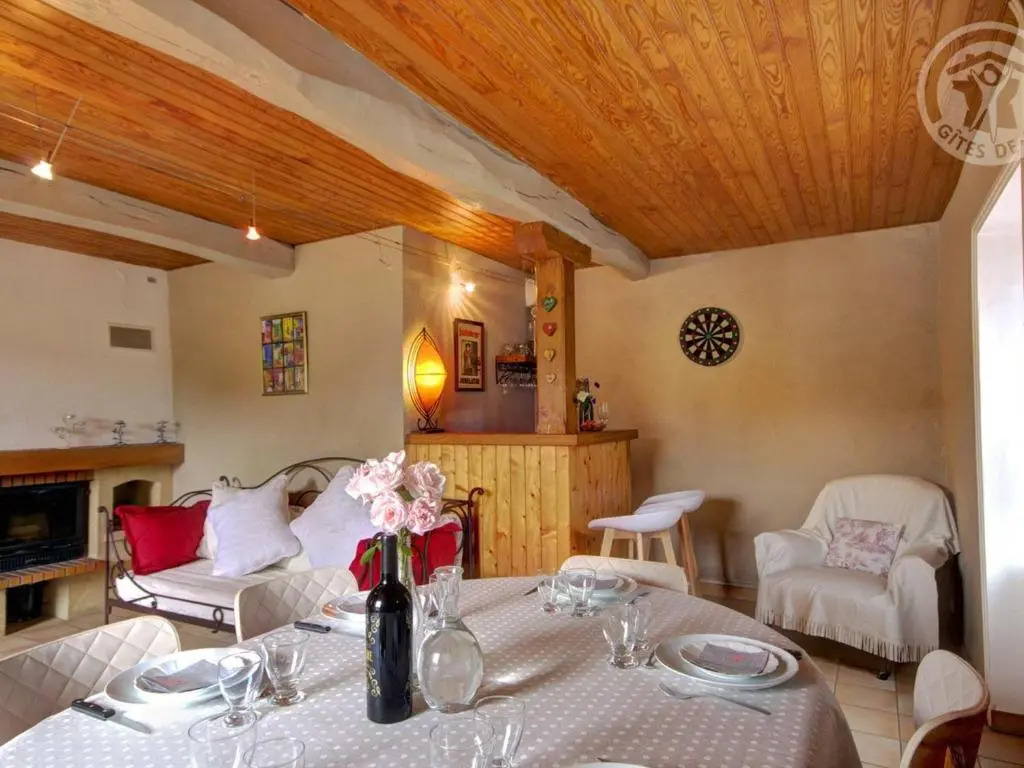 Gîte harmonieux 8 pers avec cheminée et animaux admis - FR-1-496-32