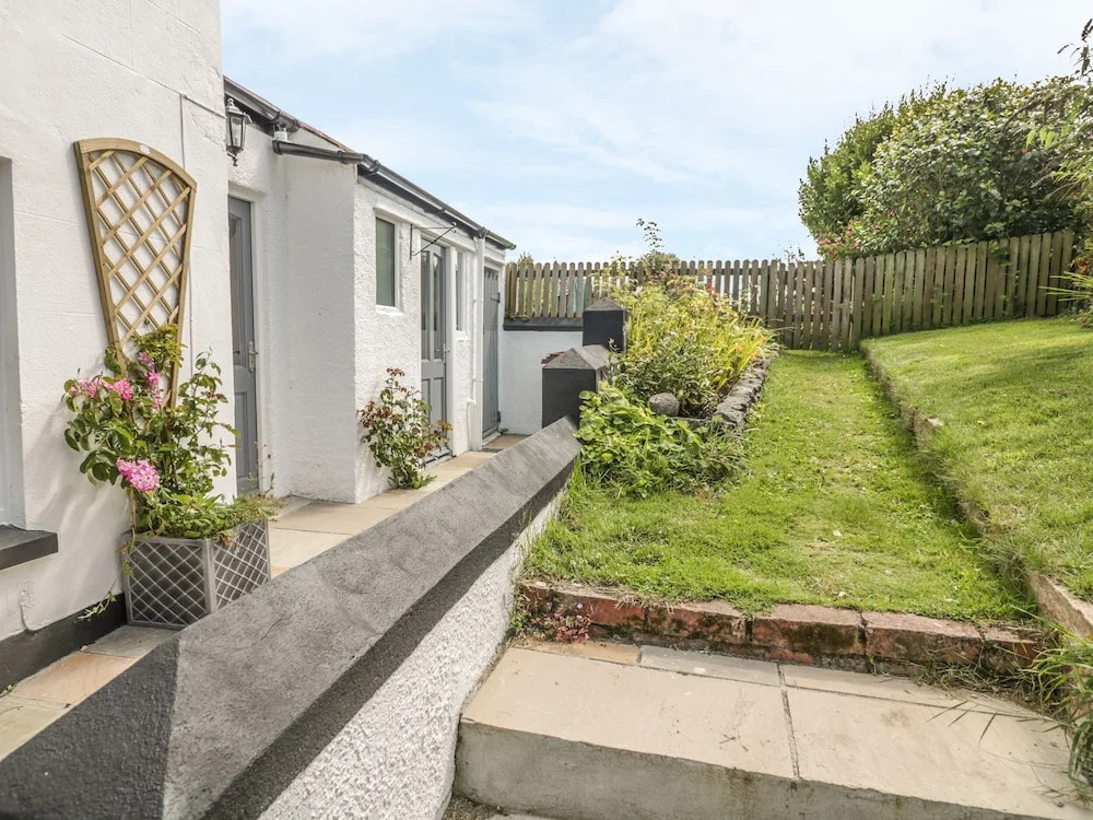 3 Rock Cottages