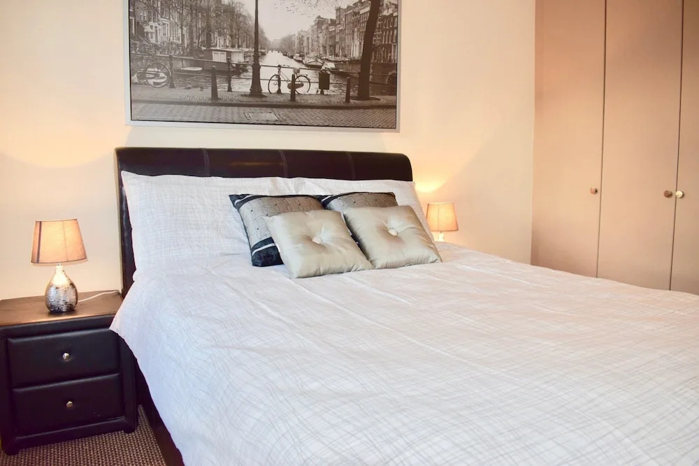 One Bedroom Flat Near O'connell Street