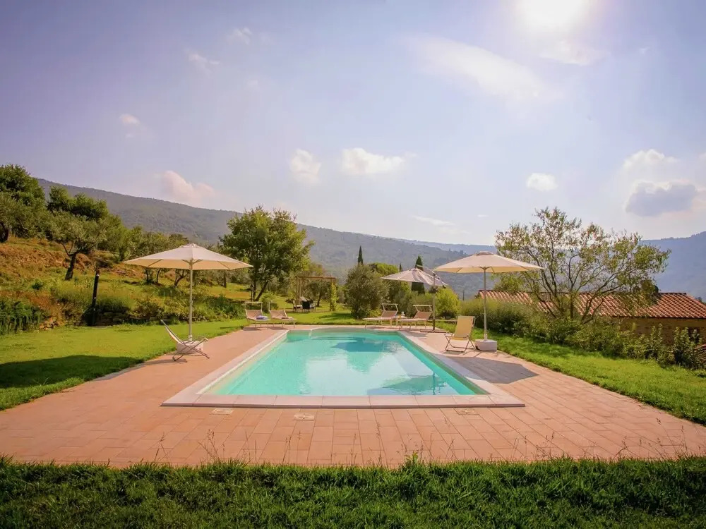 Villa in Cortona with Pool and Val di Chiana View