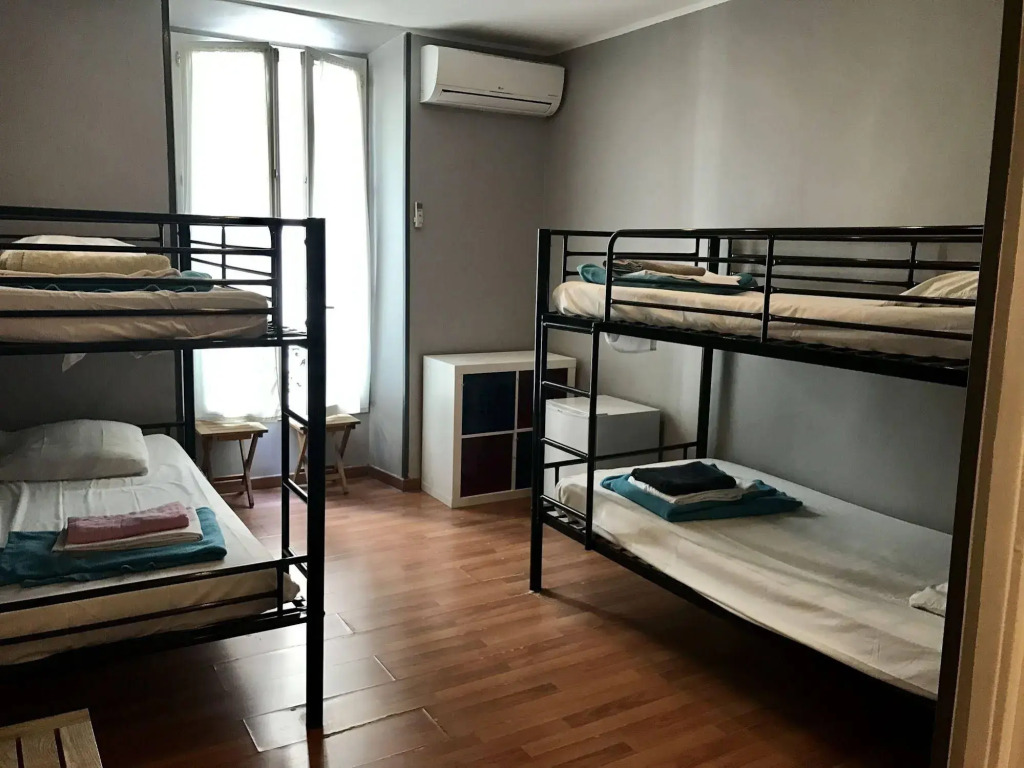 HOSTEL MEYERBEER - Rooms and Apartments