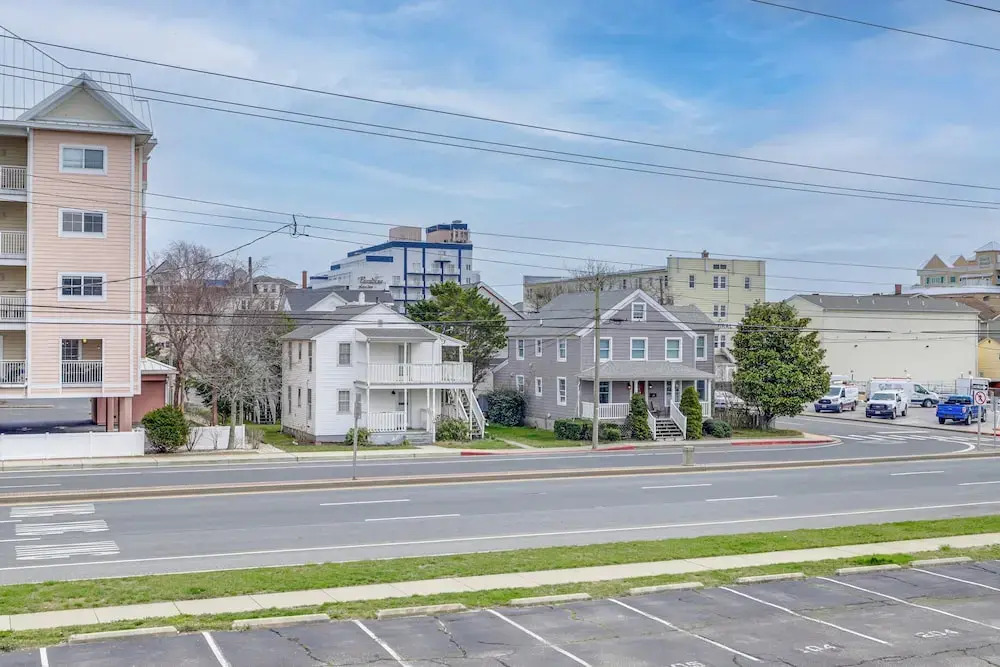2 Blocks to Boardwalk! Ocean City Family Retreat