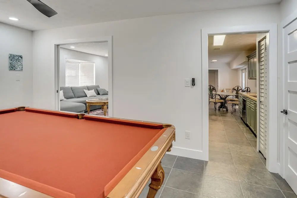 Deck + Pool Table! Walk to Dtwn Jensen Beach