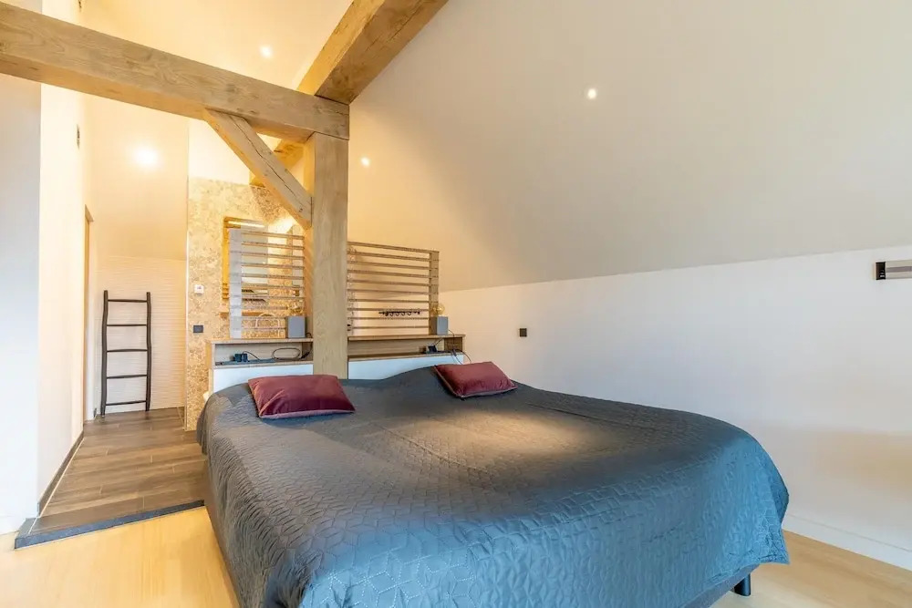 Luxurious and Sustainable 6-person Holiday Villa