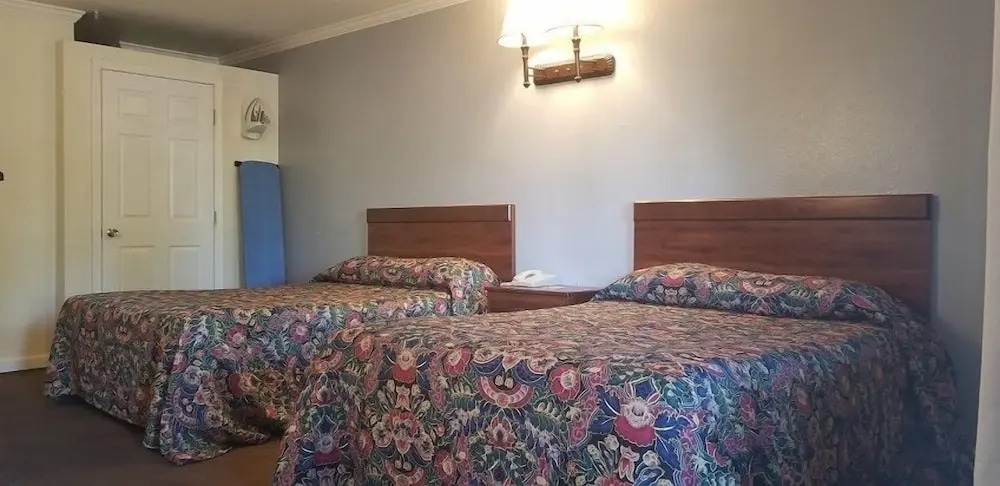 Sierra Crossing Motel