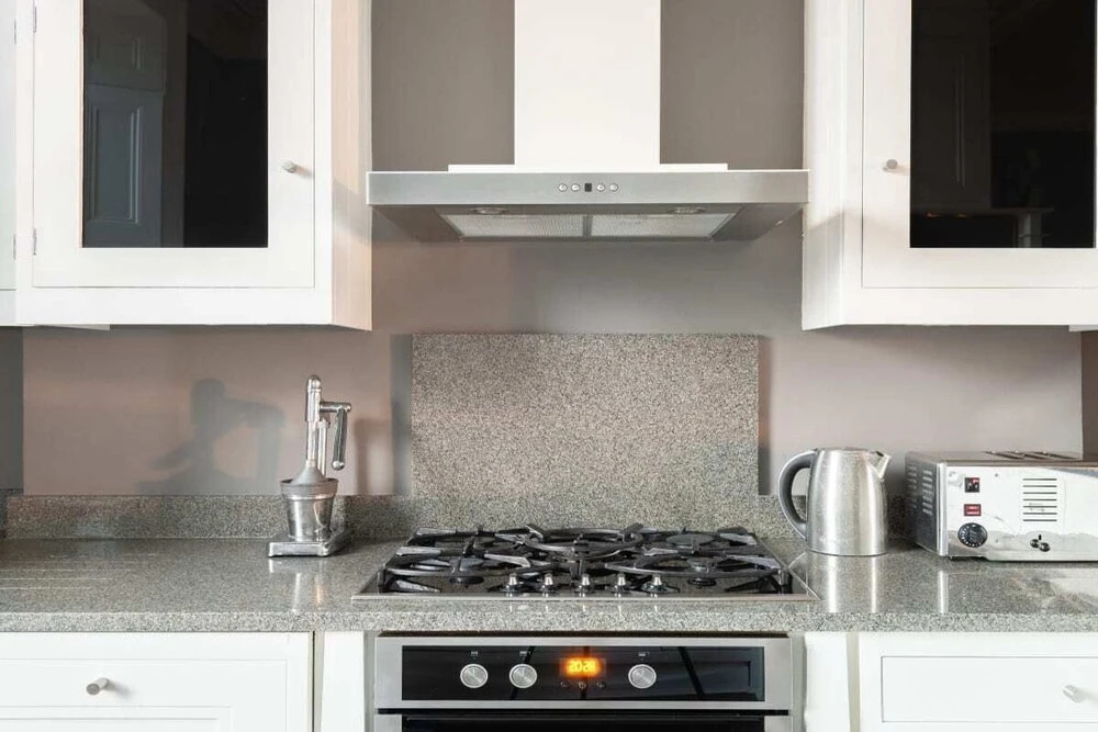 The Notting Hill Escape - Modern & Bright 3BDR Flat with Balcony