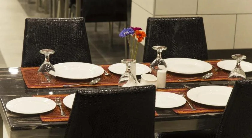Easy Inn Hotel Suites