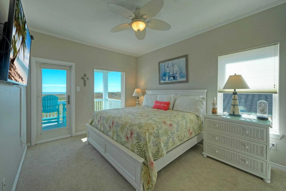 Coastal Soiree Ocean Views, Game Room, & Steps From Port Aransas Beaches