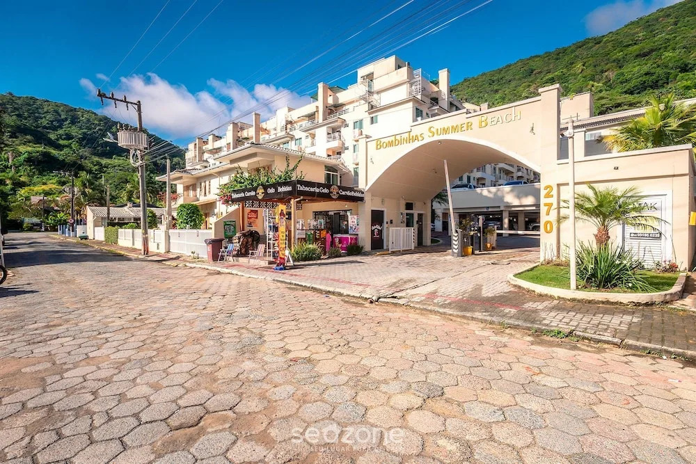 Apts in Condo w/ Pool and Gym 450m From the Beach - SBH