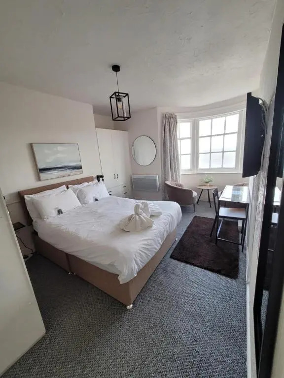 Sea View flat 4 fast WIFI & FREE parking