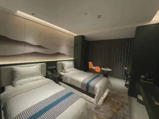 Yueshui Lanting Smart Hotel (Yuan Yongnian New Century Tianzhu Square)