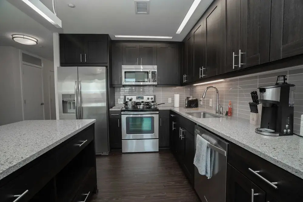 SoBe Belmont St Apartments