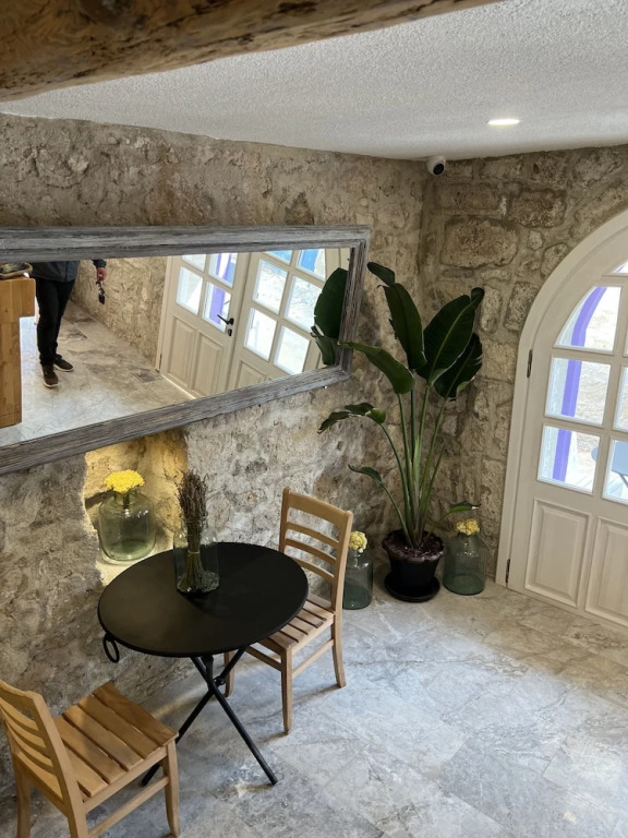 Selavi Hotel