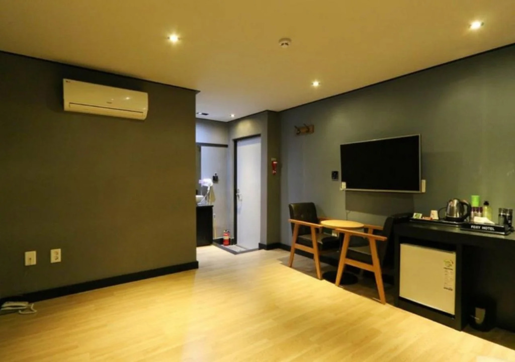 Foxy Hotel