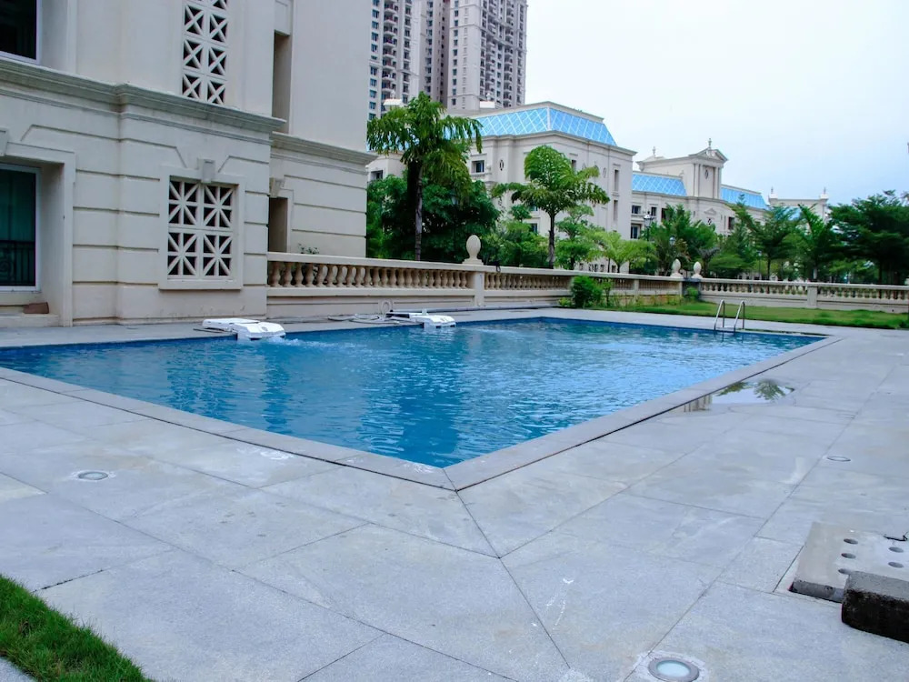 OYO 6954 The Lawns Oragadam