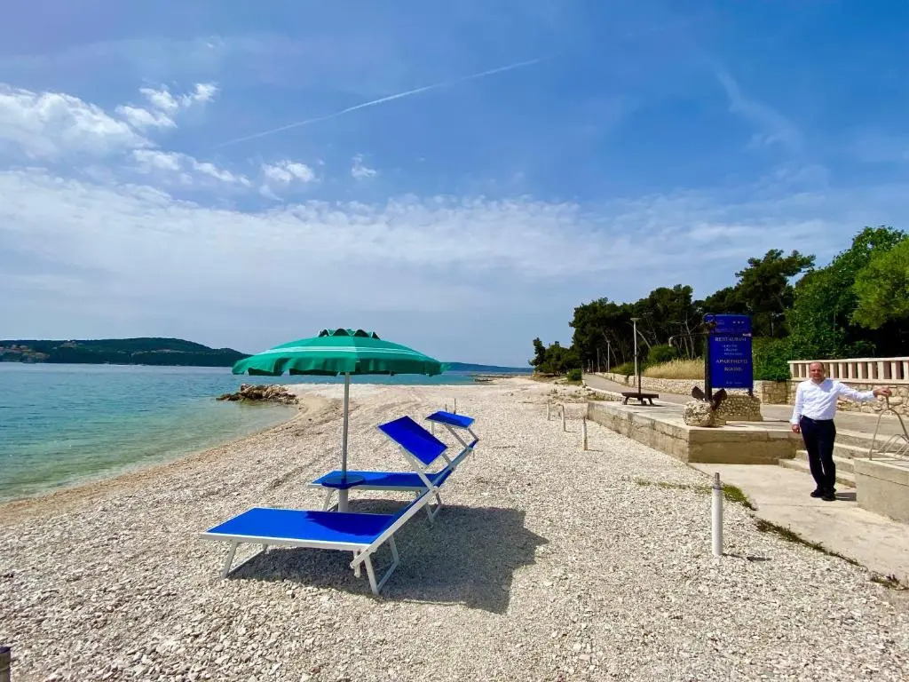 SEGET ESTATE Beachfront Oasis & Tradition