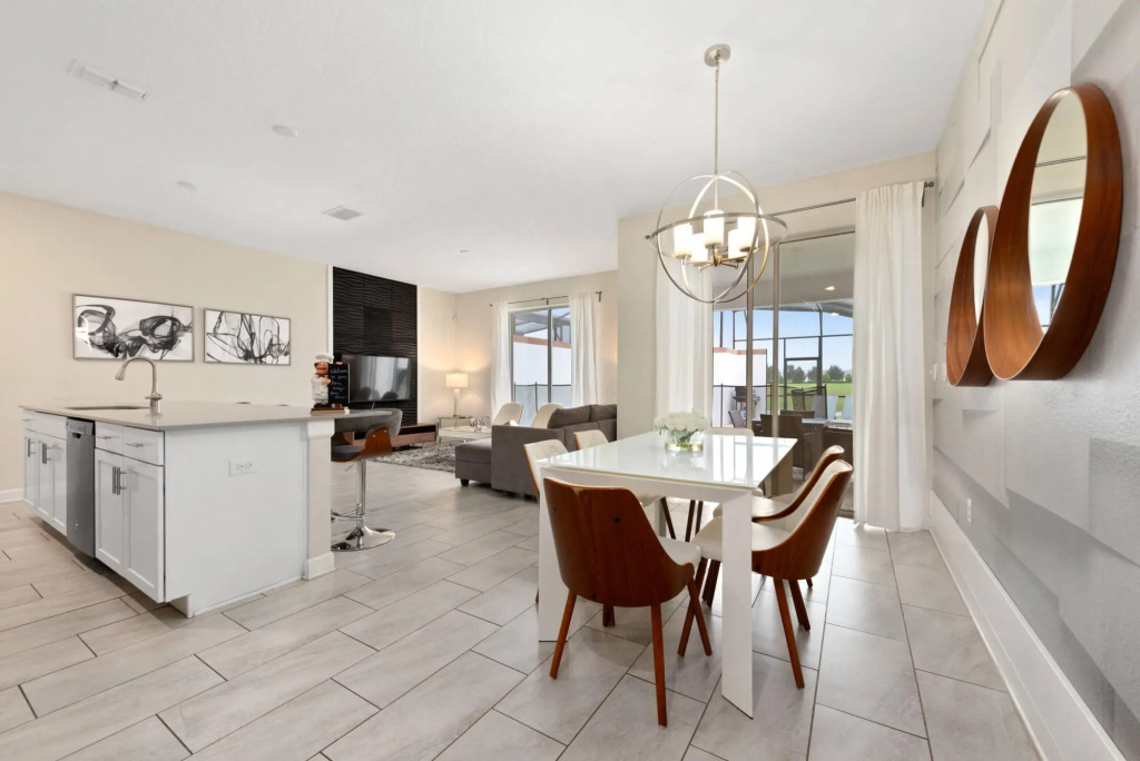 Amazing Townhome 4Bd 3Bat with pool @ChampionsGate