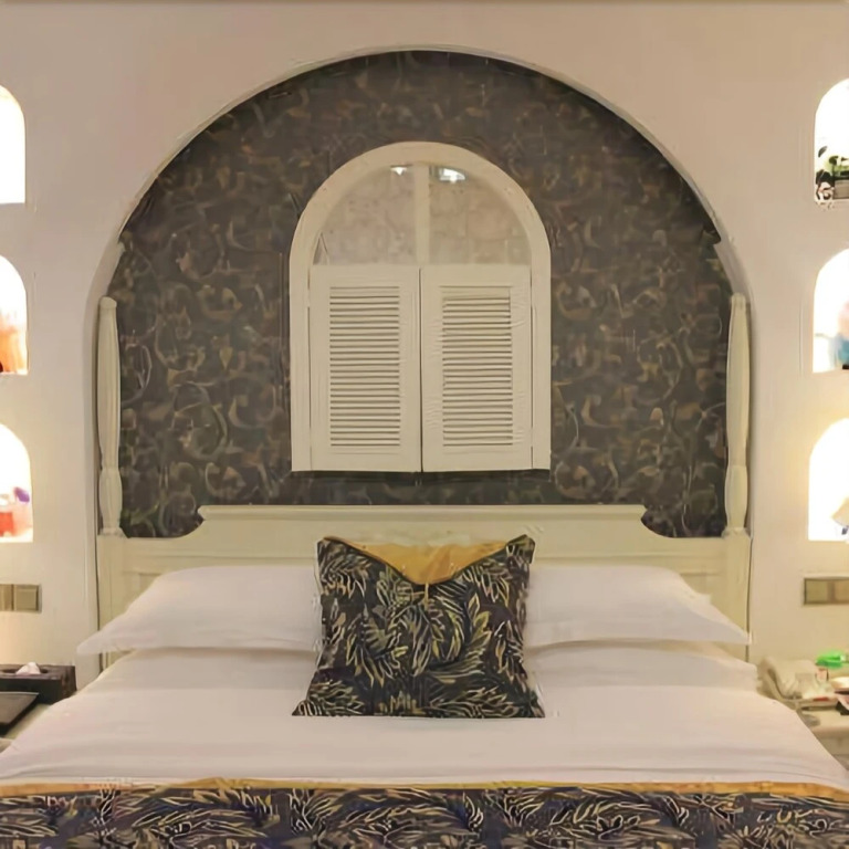 Celebrity City Hotel