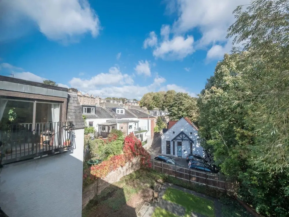 1 Bedroom Apartment by the Water of Leith