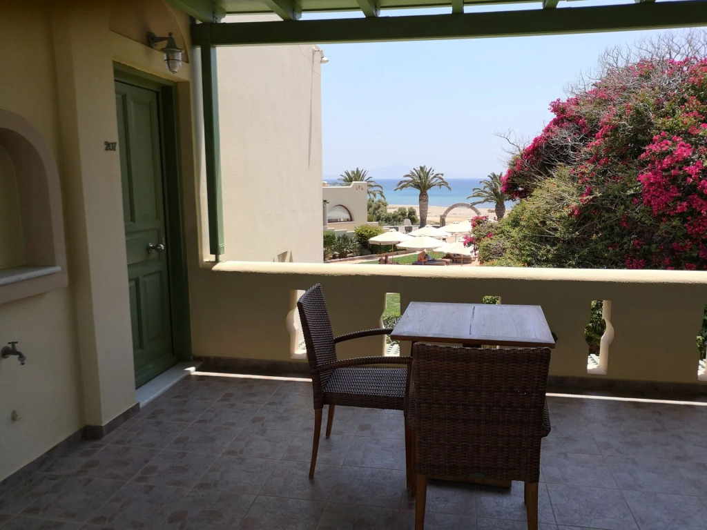 Finikas Hotel