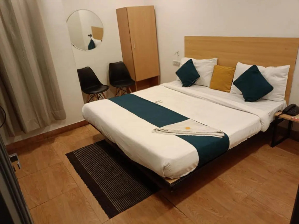 Hotel Raaso Inn Rohini I Near Metro I Couple Friendly I Spacious Rooms I Budget Stay