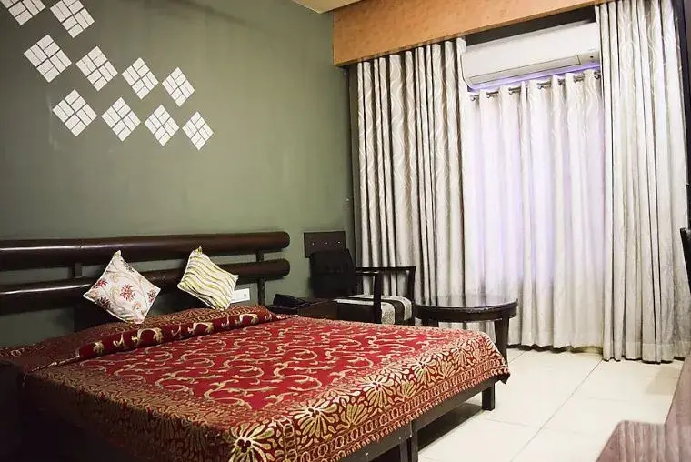 Hotel Center Point