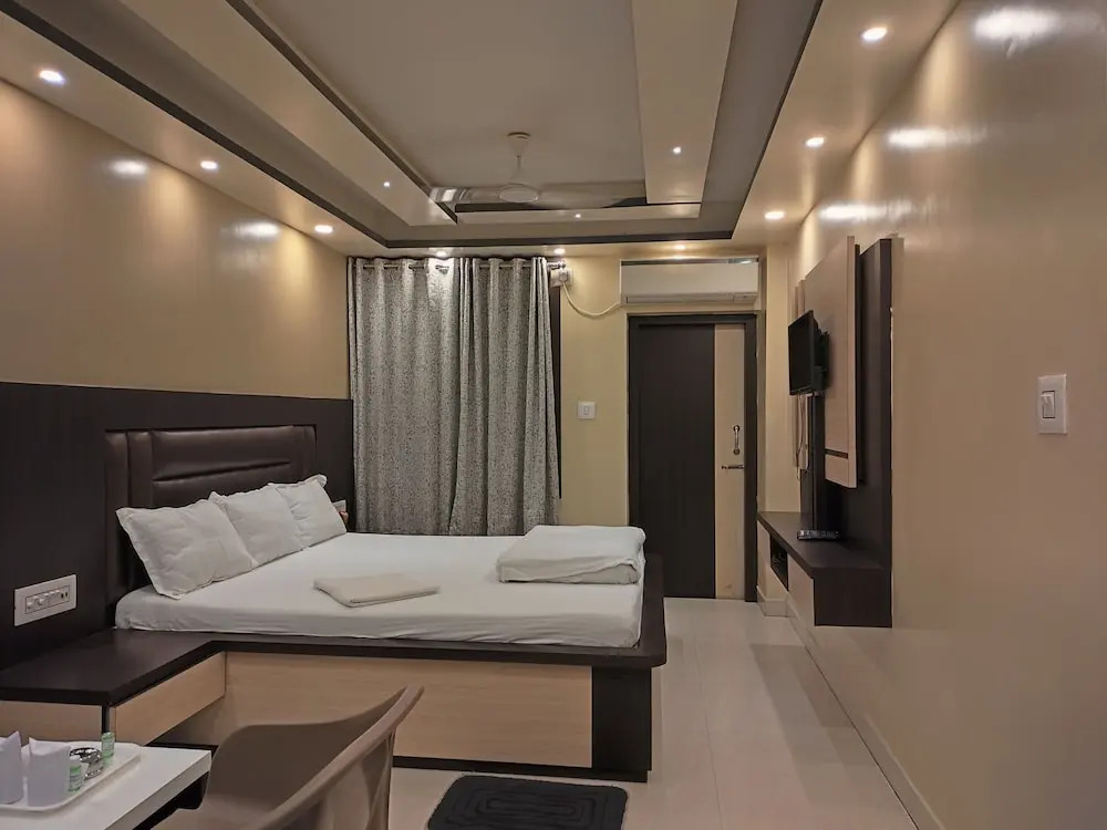 HOTEL BINAPANI Deluxe 1