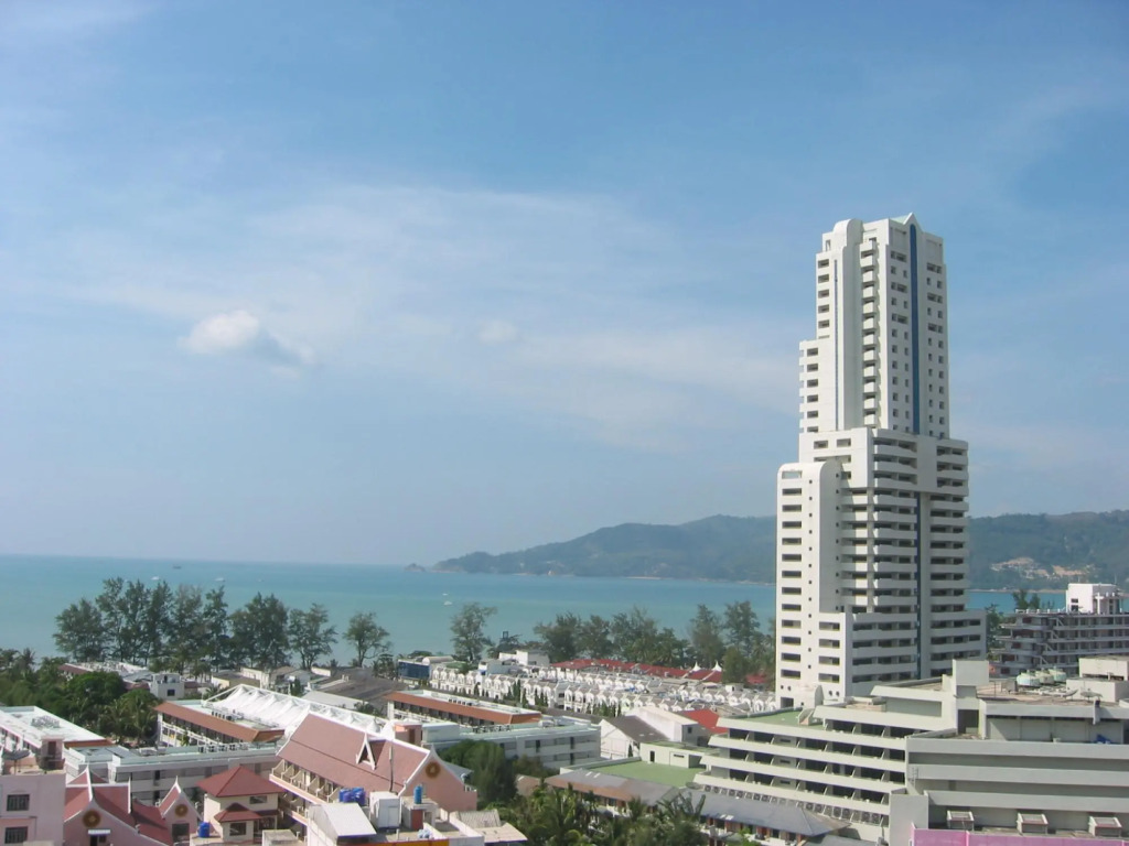 Patong Tower Condo- best location, 150m to the beach, shops, bars