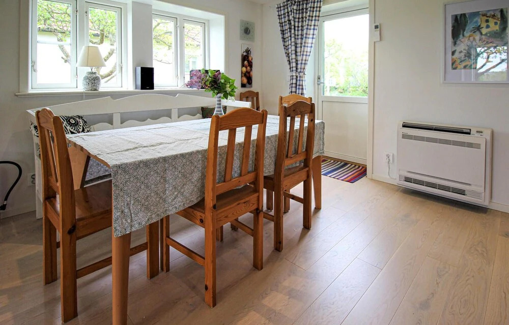 Nice Home In Munka-Ljungby With Wifi