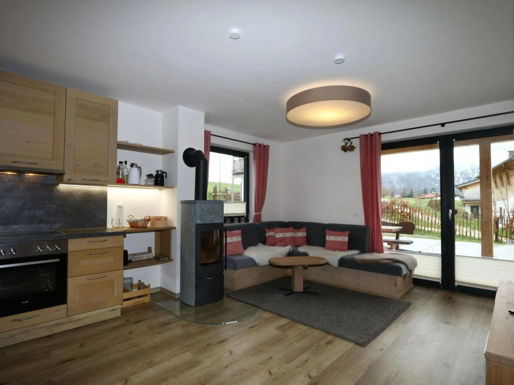 Chalet Alpenzauber mit beheiztem Pool, Inzell