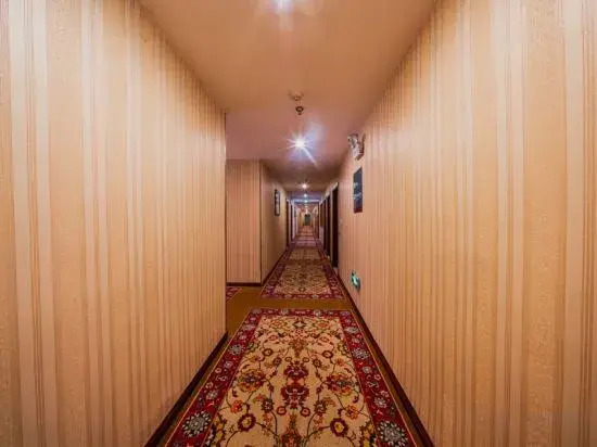 Phoenix Mingyun International Hotel (Phoenix Ancient City Branch)