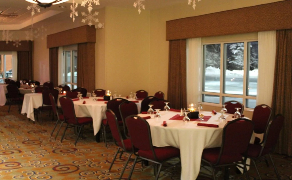 Holiday Inn & Conference Center Marshfield by IHG