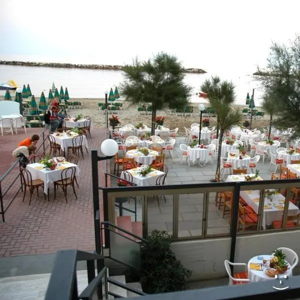 Hotel Apollonia Sea View & Beach Pool