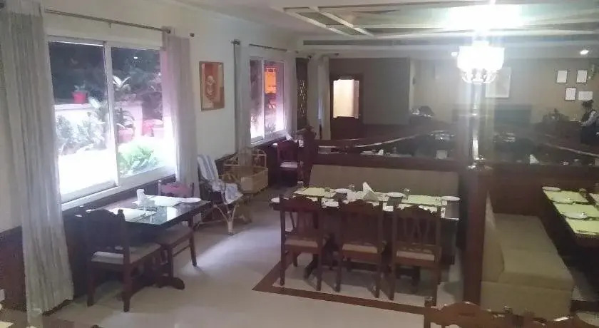 Hotel Raj Residency