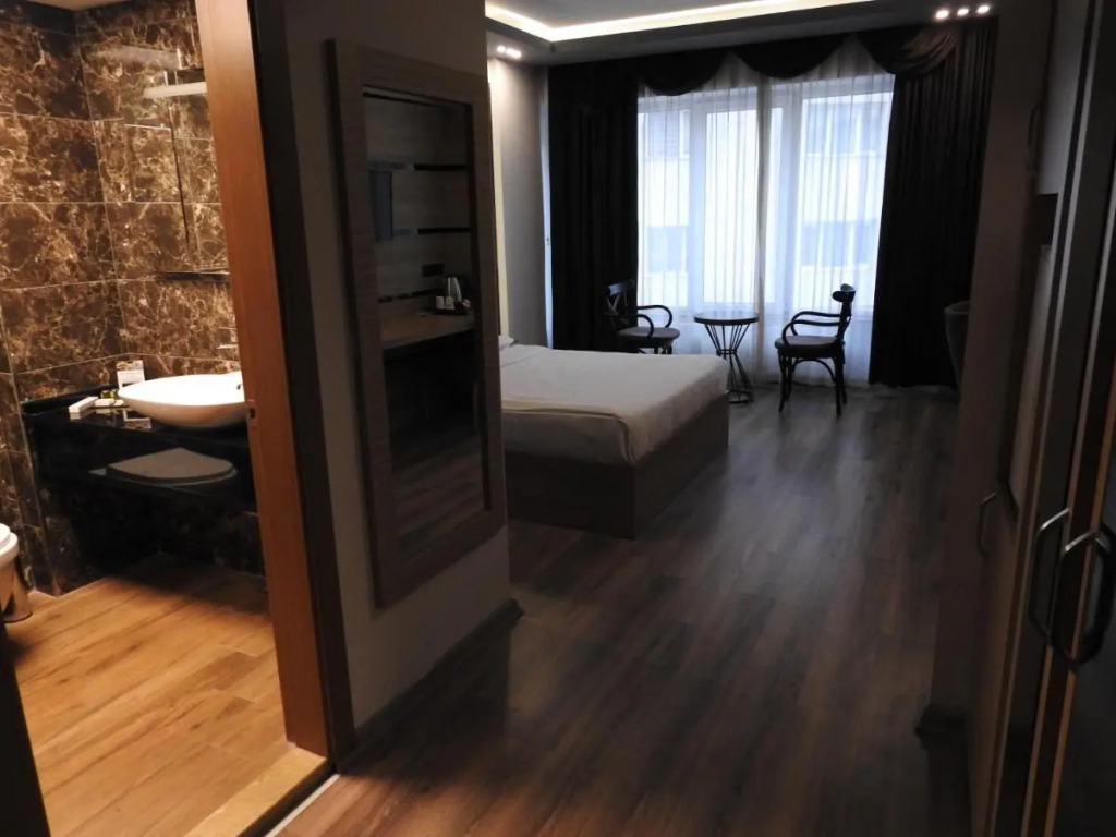 INN TOWN HOTEL