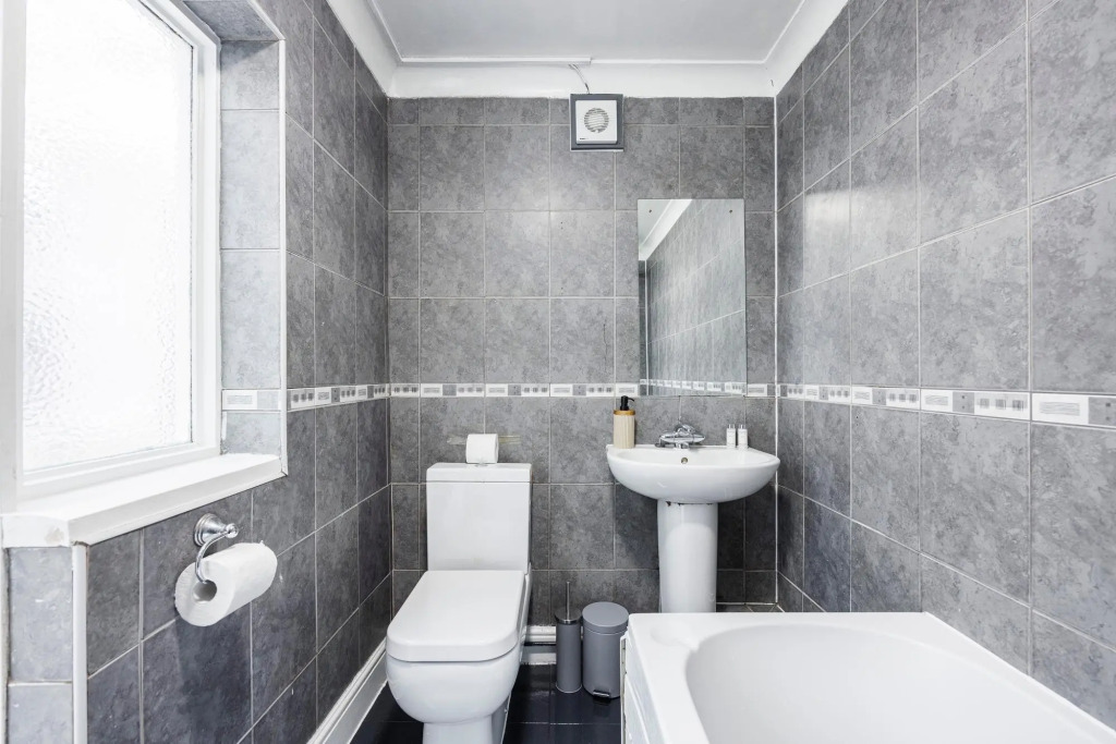 East Croydon Home - Contractors