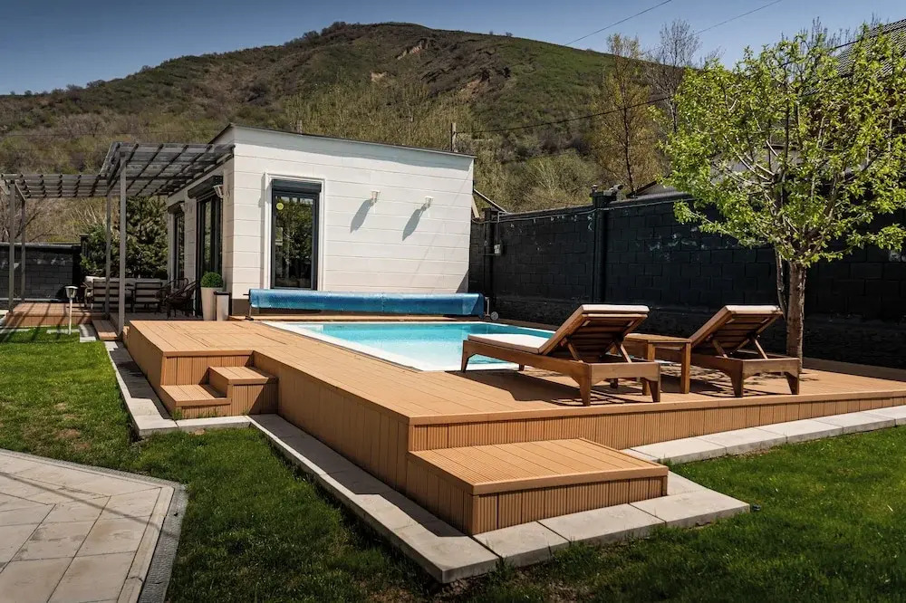 Leon Residence