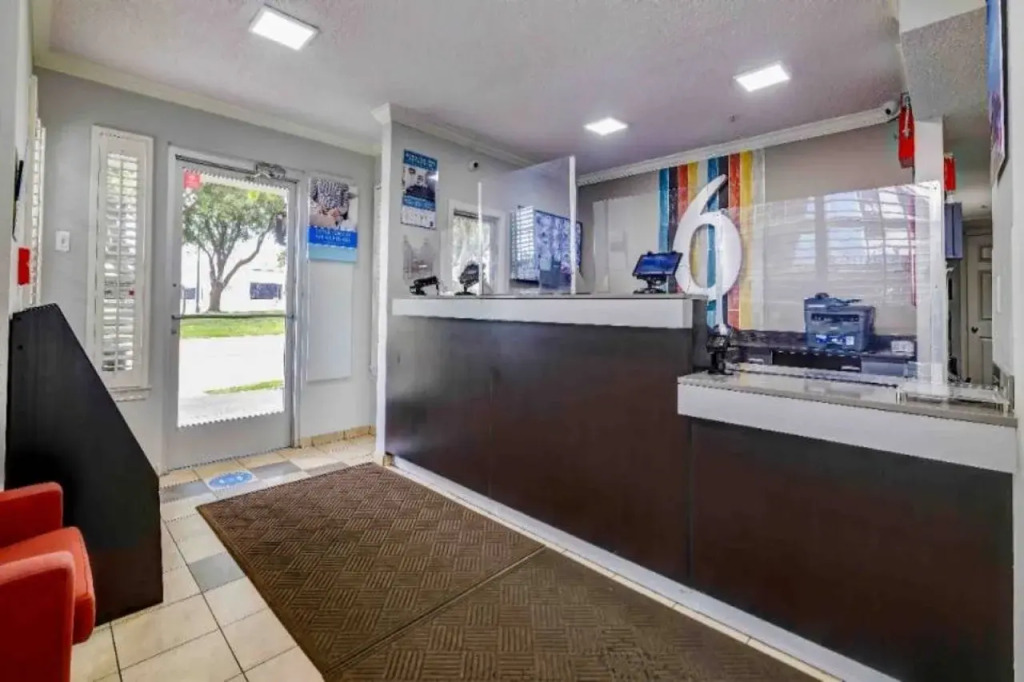 Studio 6-Arlington, TX - South - Dallas