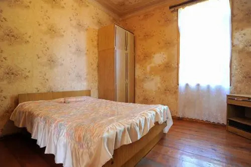 Jomidava House
