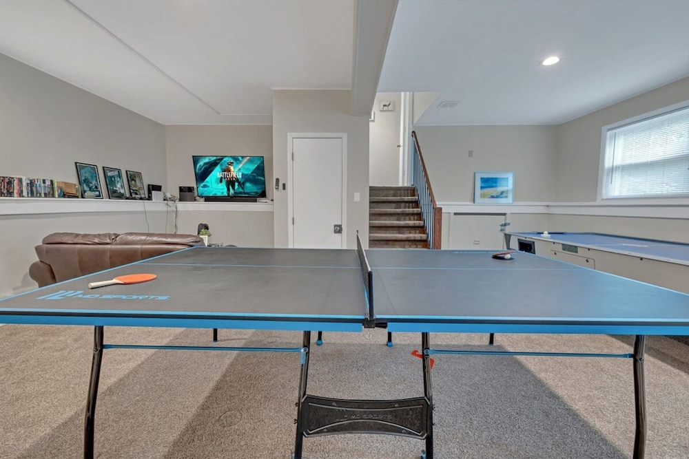 Slopeside Lounge Gameroom Lakes Pools Dogs Welcome