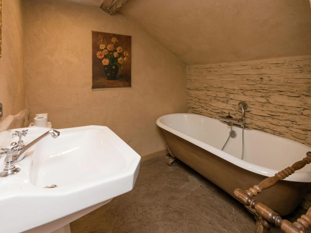 Magnificent Manor in Vresse-Sur-Semois with Sauna