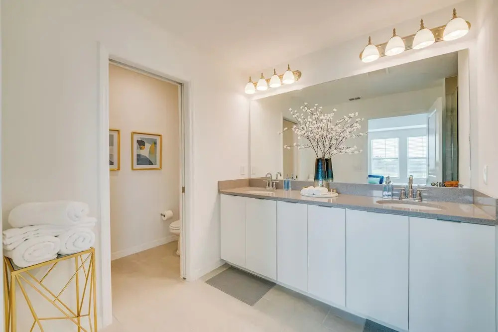 Stylish Four Corners Townhome w/ Resort Amenities
