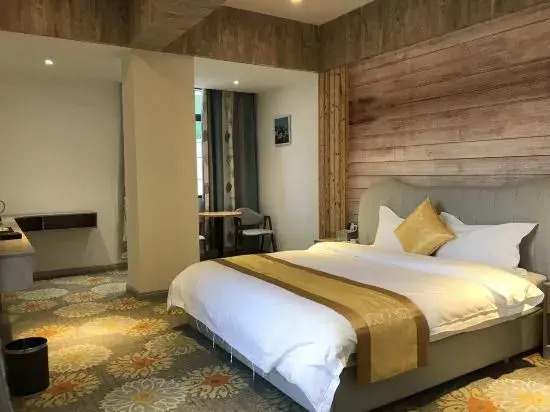 Huazhou Diqiao Themed Homestay