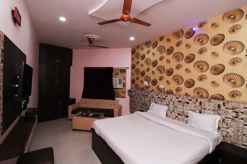 HOTEL ALOK Residency