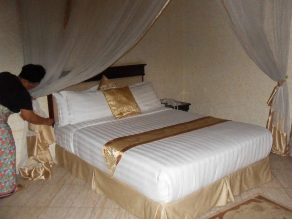 Crown Jakiba Hotel