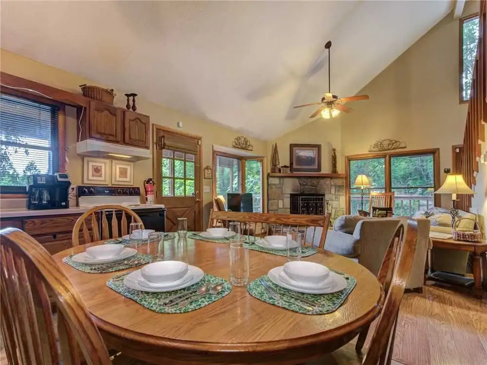 Between Here and There 2 Bedroom Home with Hot Tub