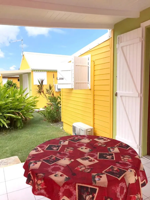 House With 2 Bedrooms in Saint-françois, With Pool Access, Furnished Garden and Wifi - 3 km From the Beach